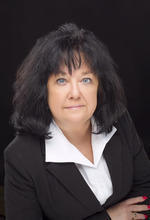 Real Estate Agent Darlene Dingess-Adkins