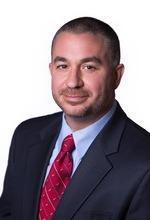 Real Estate Agent Lee Lewis