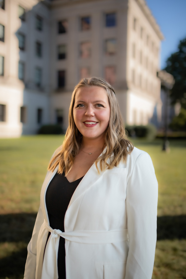 Real Estate Agent Elizabeth Porter