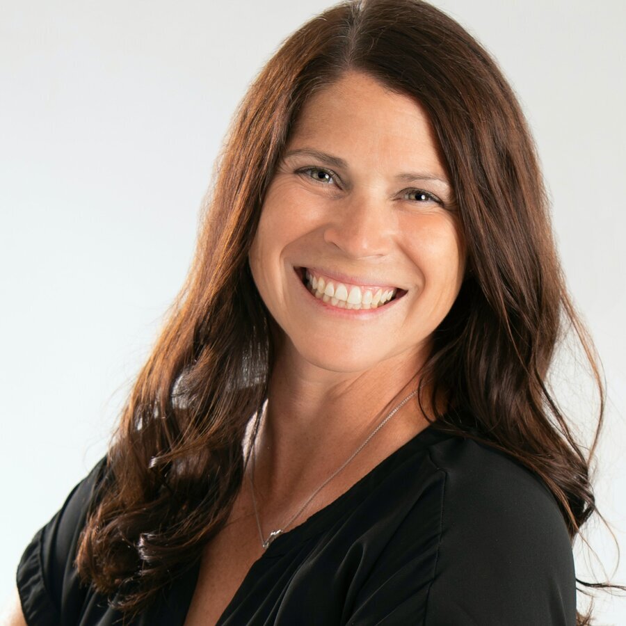 Real Estate Agent Mary Tolley