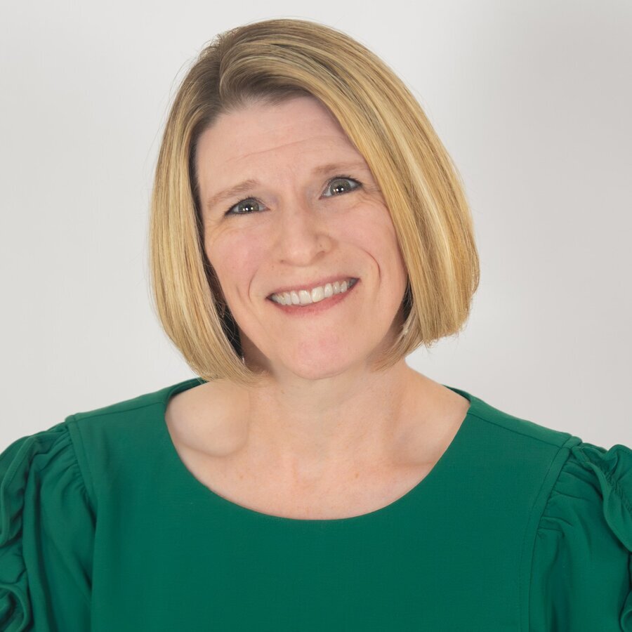 Real Estate Agent Shawna Cross