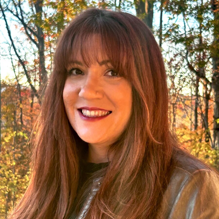 Real Estate Agent Gina Fleming