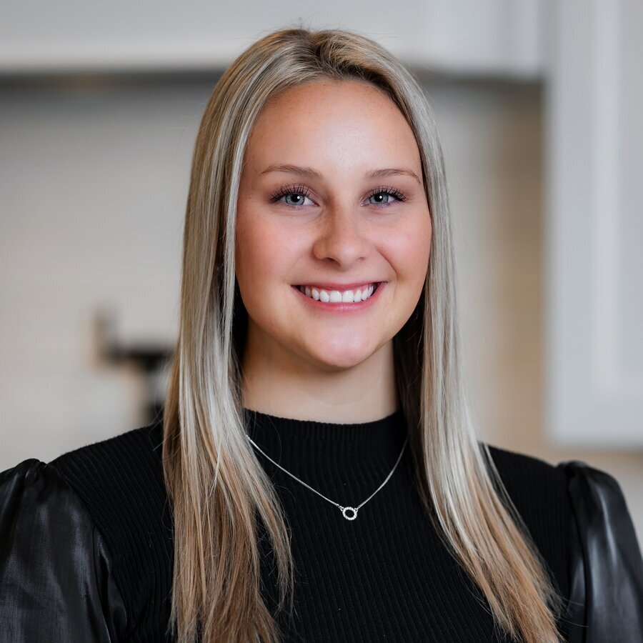 Real Estate Agent Anna Riggleman