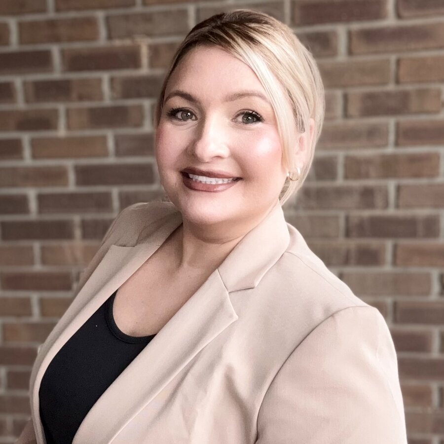 Real Estate Agent Tanya Morris